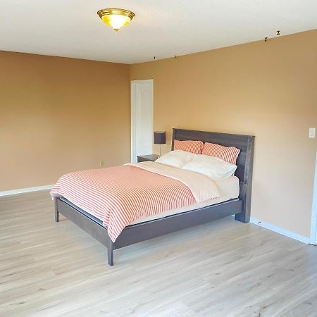 41 Huntsmill Blvd Apartment โตรอนโต ภายนอก รูปภาพ